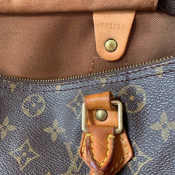 LOUIS VUITTON Speedy 30 Handbag - Picture 12 of 12